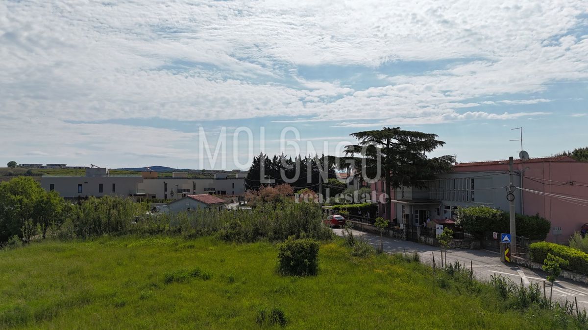 ISTRIA, BRTONIGLA – Terreno edificabile 1048 m²