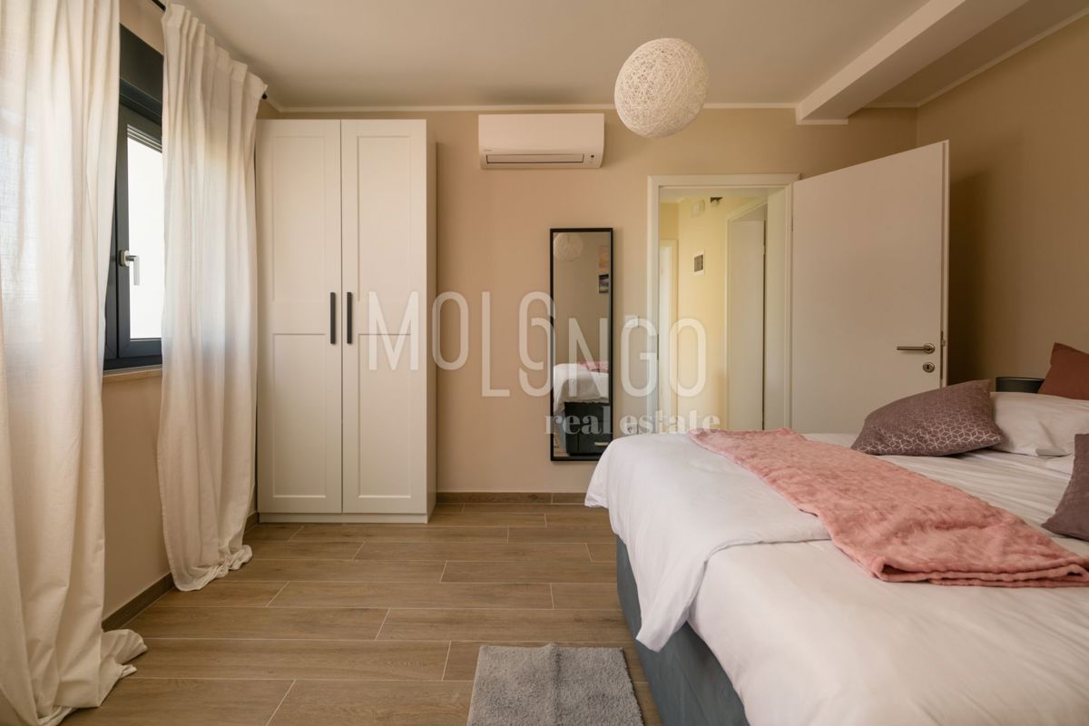 ISTRA – Moderna villa s bazenom i pogledom na more!