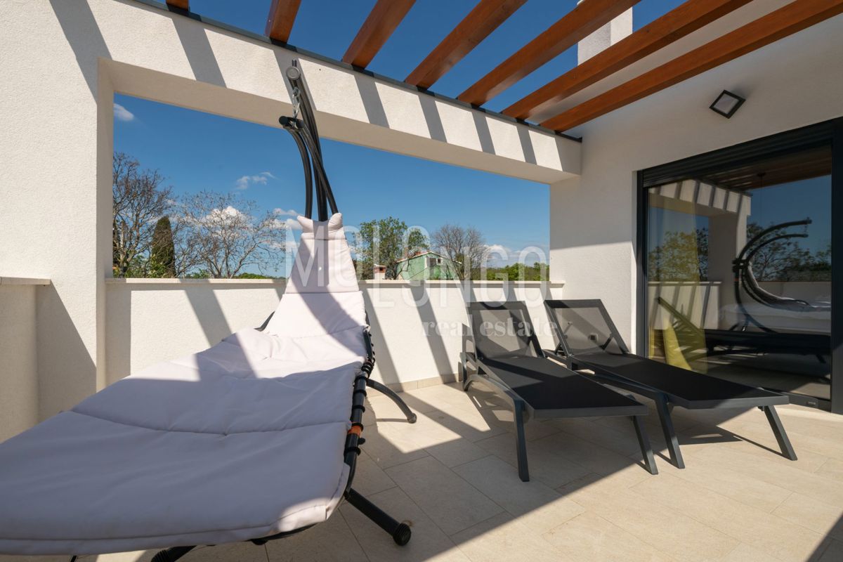 ISTRA – Moderna villa s bazenom i pogledom na more!