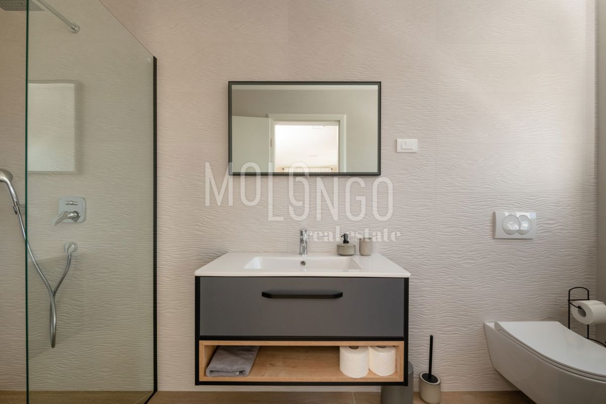 ISTRA – Moderna villa s bazenom i pogledom na more!