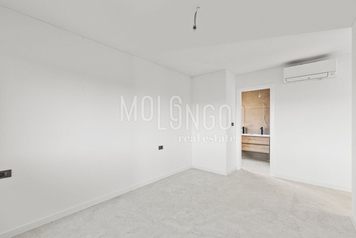 ISTRA, POREČ - Luksuzni penthouse u novoj zgradi s krovnom terasom.