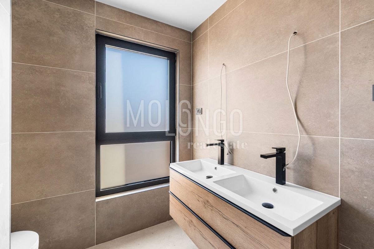 ISTRA, POREČ - Luksuzni penthouse u novoj zgradi s krovnom terasom.