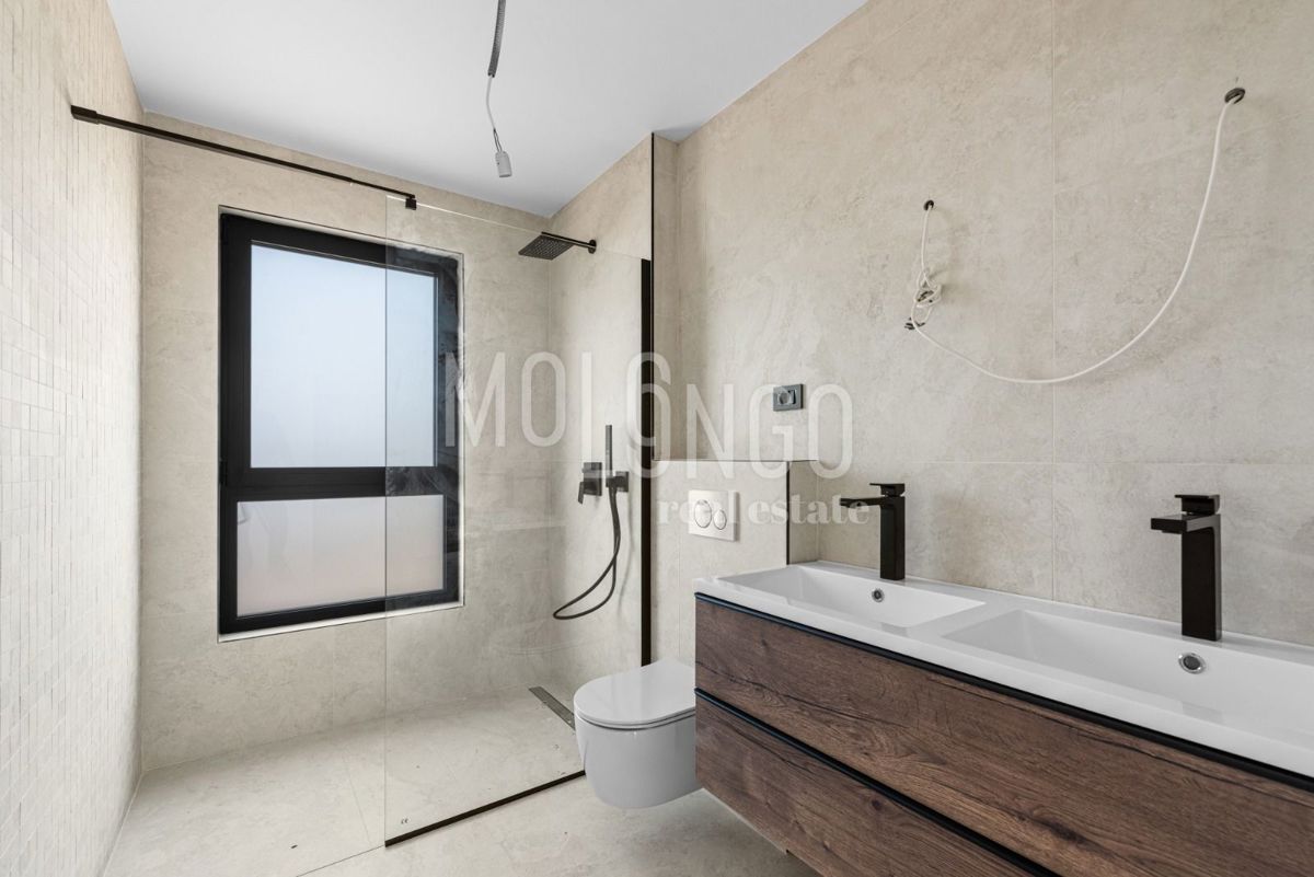 ISTRA, POREČ - Luksuzni penthouse u novoj zgradi s krovnom terasom.