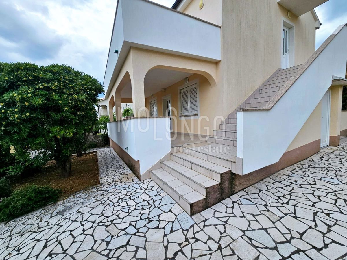 Appartamento/appartamento Šilo, Dobrinj, 80m2