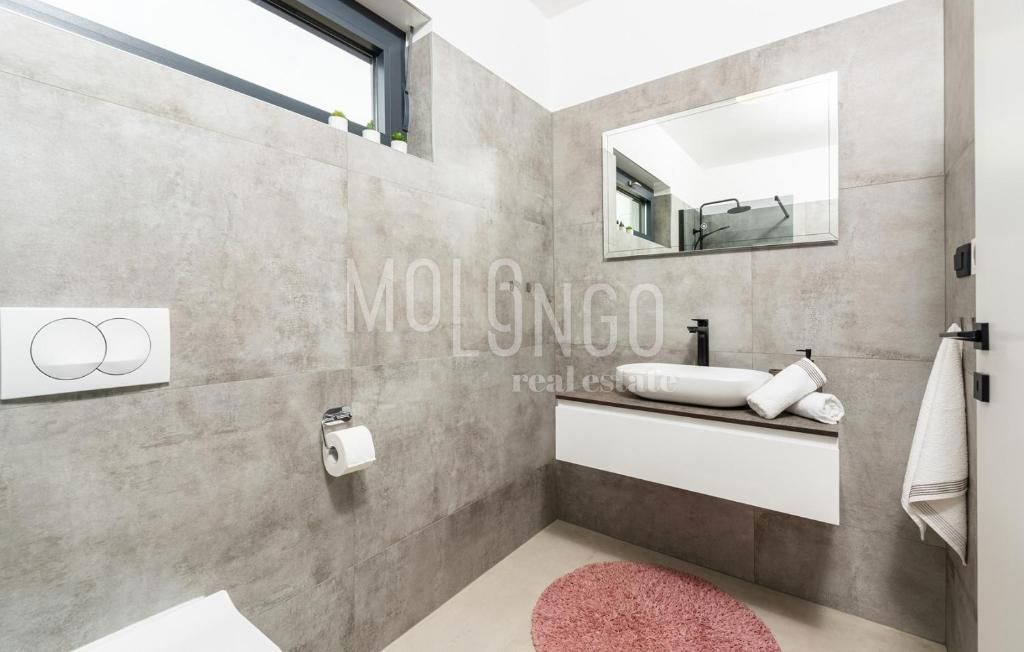 ISTRIA, PARENZO – Lussuosa Villa Moderna con Piscina