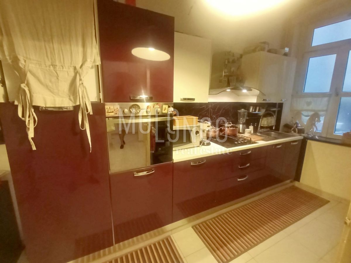 Appartamento/appartamento Centar, Rijeka, 90m2