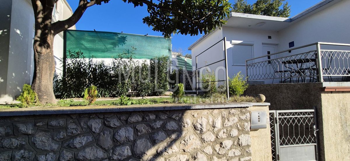 CRIKVENICA, due case in una posizione tranquilla!