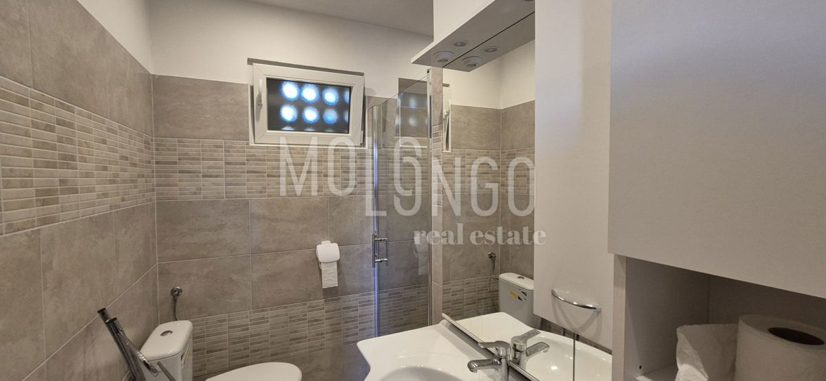 CRIKVENICA, due case in una posizione tranquilla!