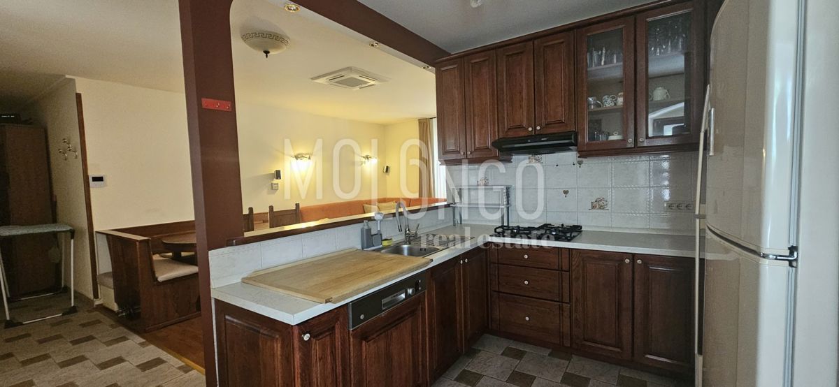 Appartamento/appartamento Poreč, 77m2