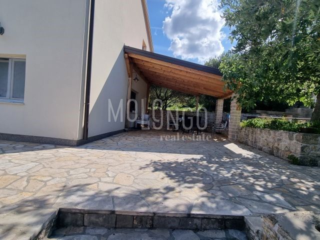 Casa Kruševo, Obrovac, 122m2