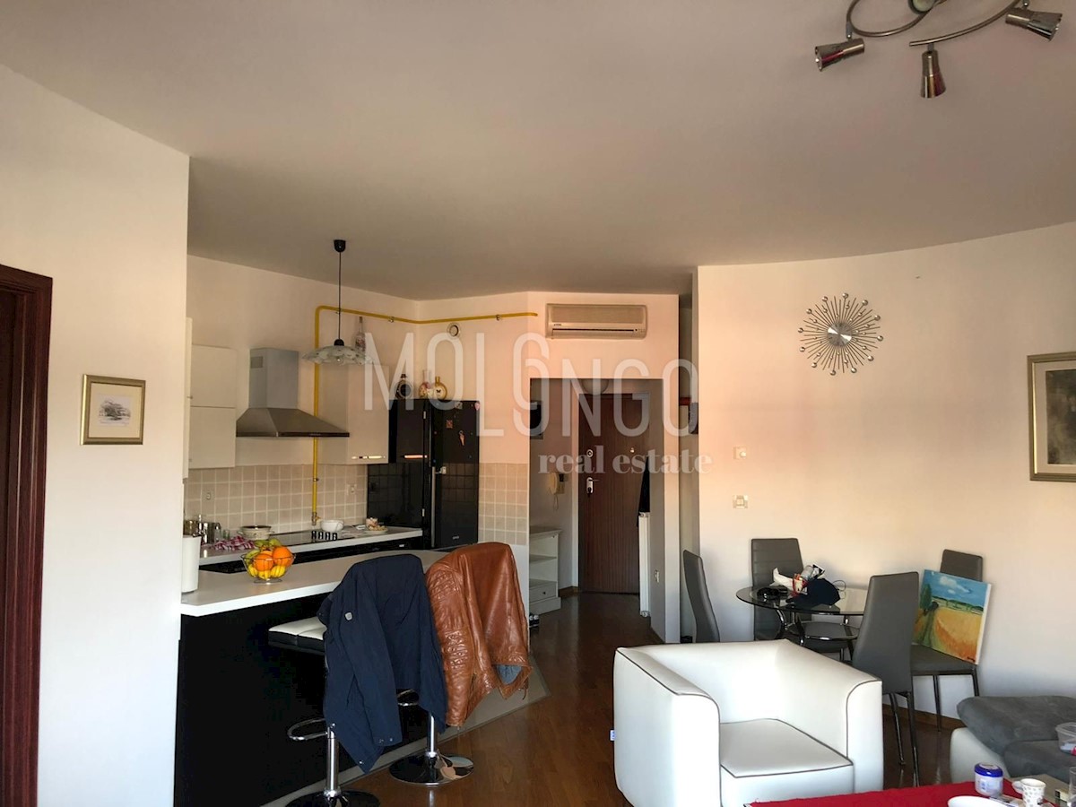 Centar, Rijeka, 73,33m2