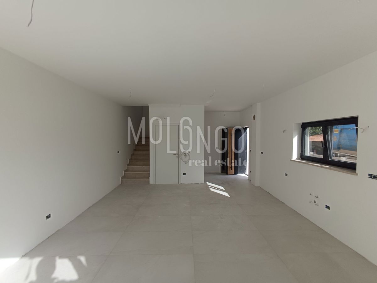 ISTRA, POREČ Appartamento top con piscina, a 800 m dal mare.