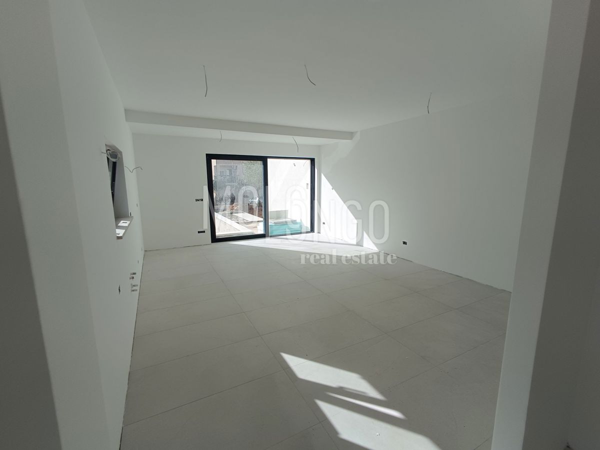 ISTRA, POREČ Appartamento top con piscina, a 800 m dal mare.