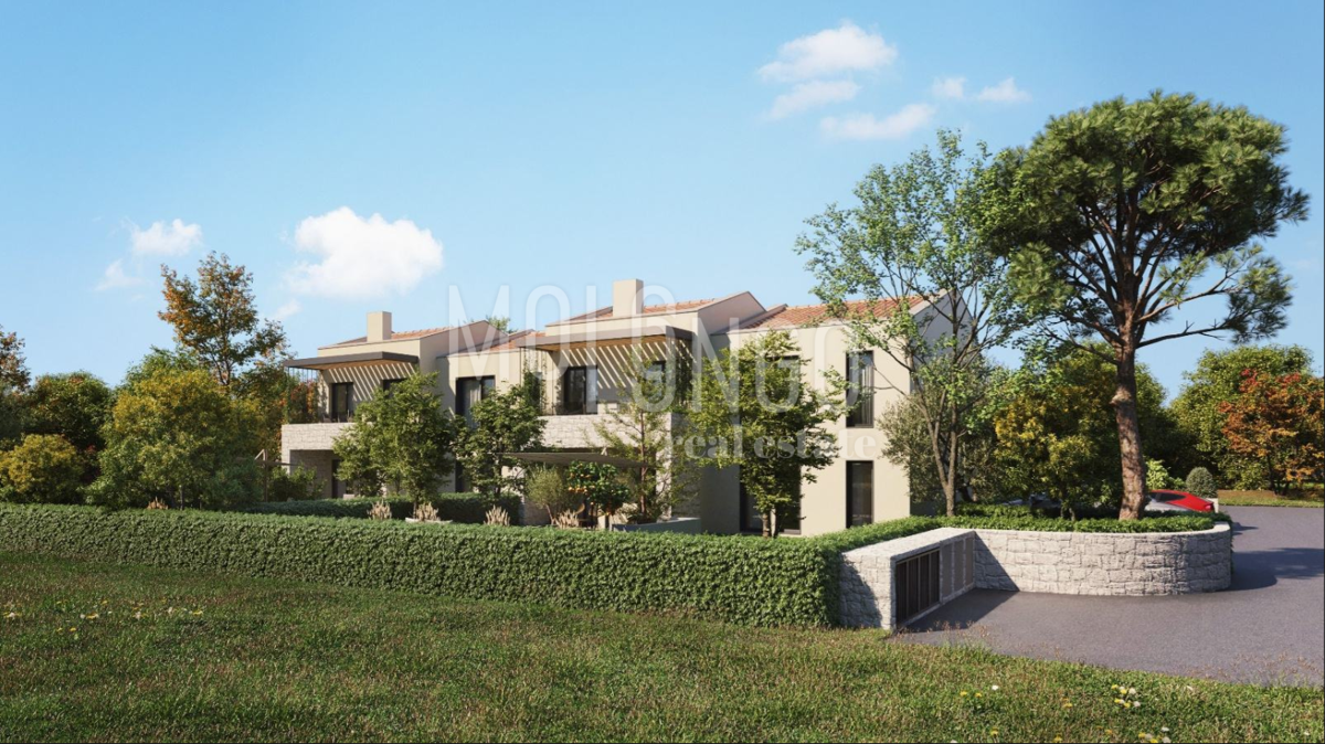 ISTRA, POREČ - Prostran i moderan stan s terasom i dvorištem – mirna lokacija blizu mora