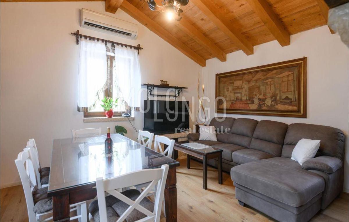 ISTRIA, BARBAN – Ottima opportunità: casa, appartamenti in fase di costruzione grezza e terreno agricolo in un contesto naturale.