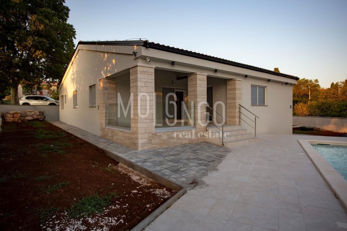 ISTRA, ROVINJ - Moderna prizemnica s bazenom