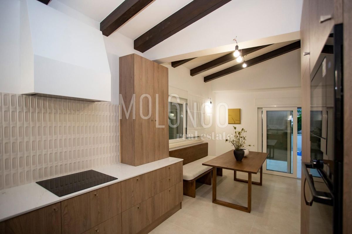 ISTRA, ROVINJ - Moderna prizemnica s bazenom