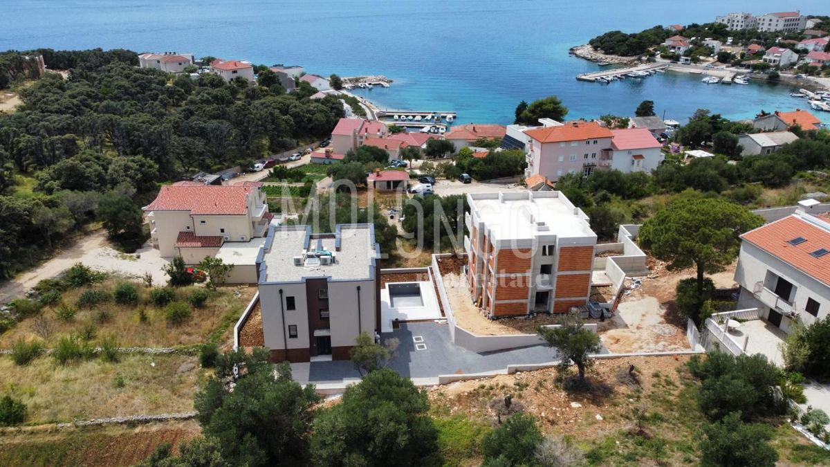 NOVALJA, JAKIŠNICA -  Ekskluzivan penthouse s panoramskim pogledom na more i vrhunskom opremom