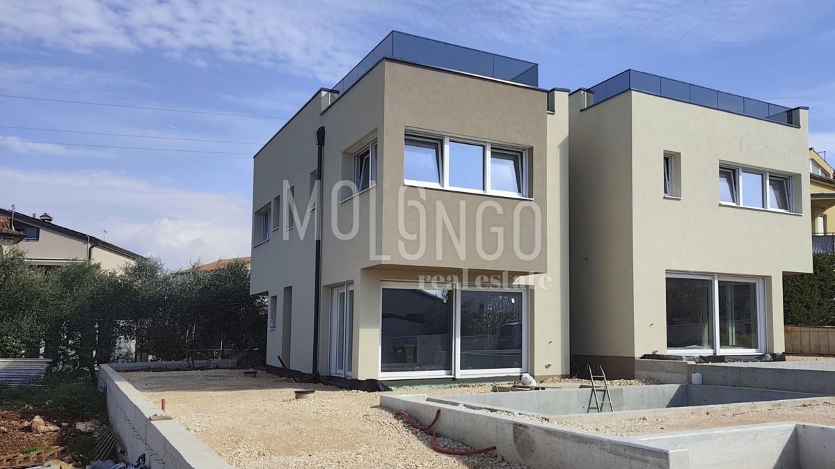 ISTRA, POREČ- Dvojna kuća s bazenom i pogledom na more