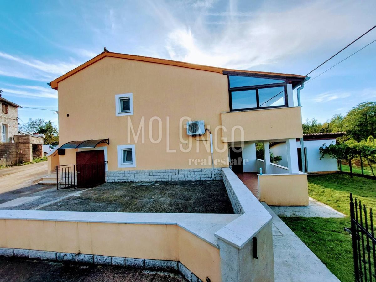 ISTRIA, MOTOVUN – Casa affascinante con grande potenziale