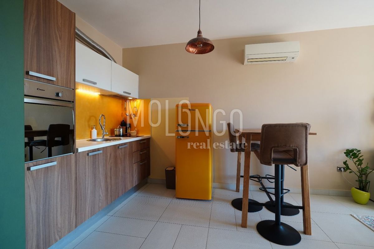 ISTRIA, ROVIGNO – OCCASIONE! Mite appartamento a 6 km dal mare
