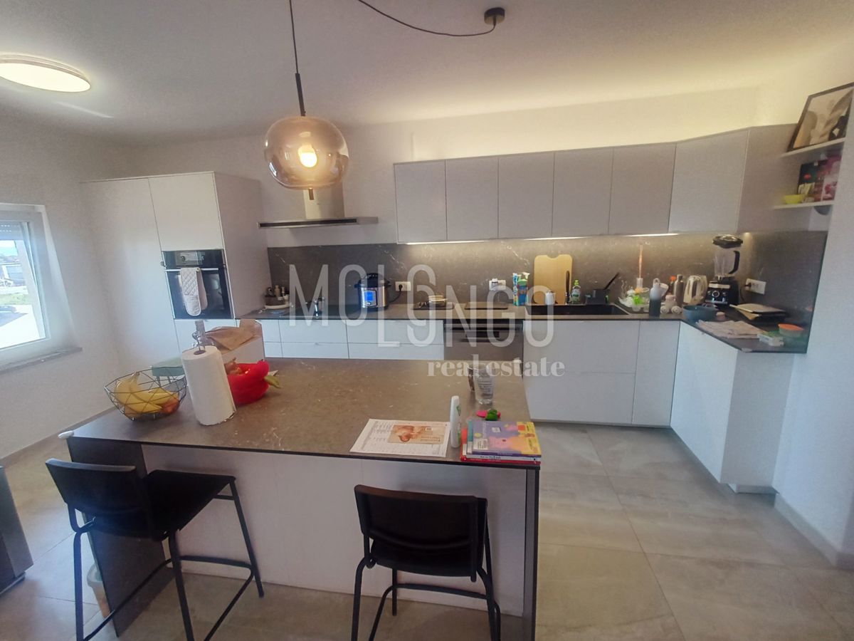 Appartamento/appartamento Viškovo, 162m2