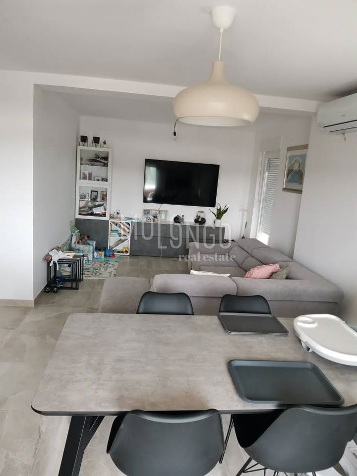 Appartamento/appartamento Viškovo, 162m2