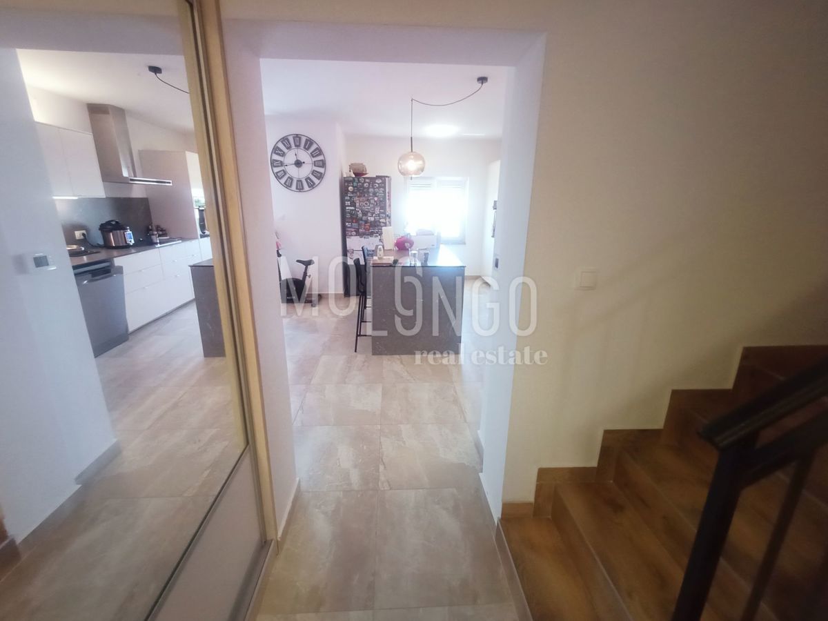 Appartamento/appartamento Viškovo, 162m2
