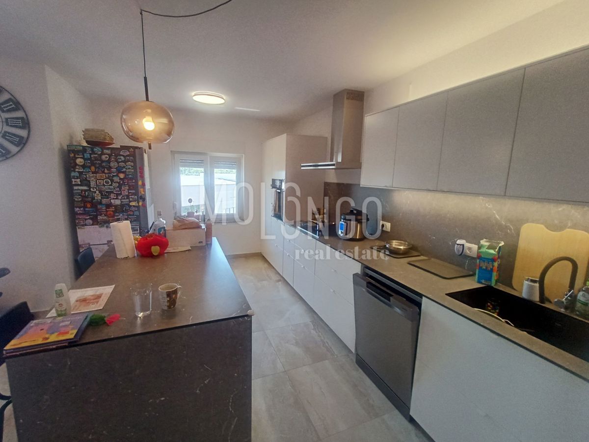 Appartamento/appartamento Viškovo, 162m2