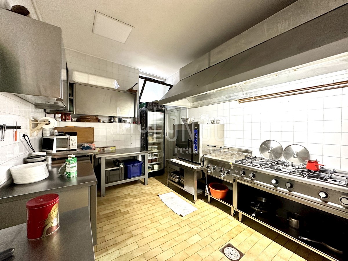 Commerciale Mlaka, Rijeka, 220m2