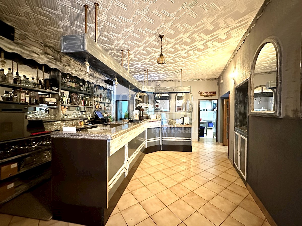 Commerciale Mlaka, Rijeka, 220m2