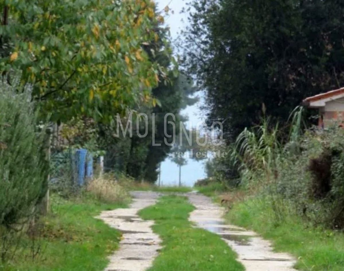 Terreno Peroj, Vodnjan, 843m2