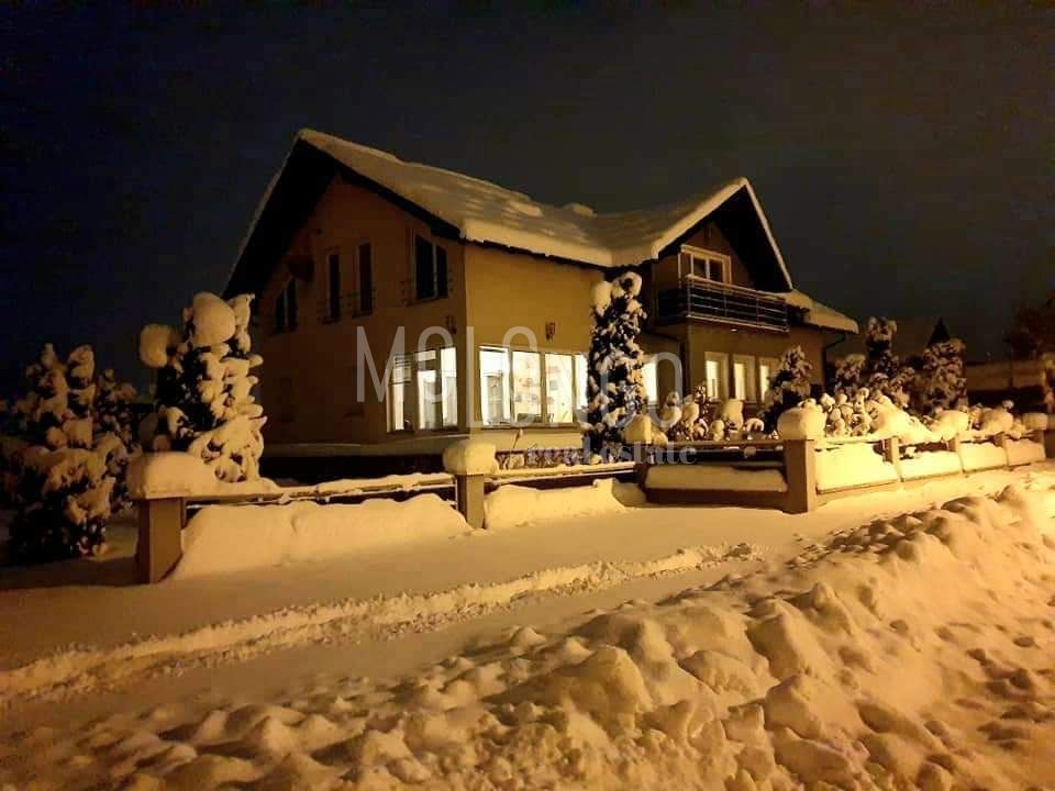Casa Ravna Gora, 345m2