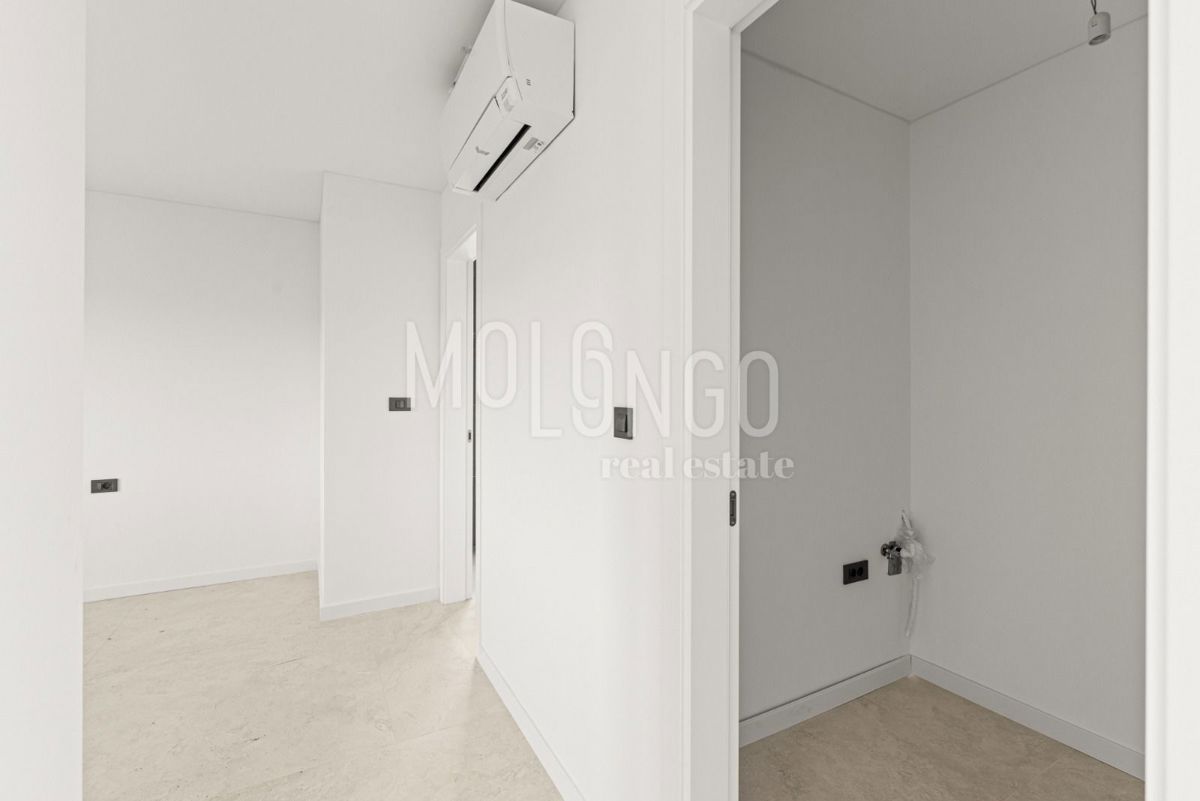 ISTRA, POREČ - Novogradnja, 2s+db, velika terasa, 2 km od Poreča