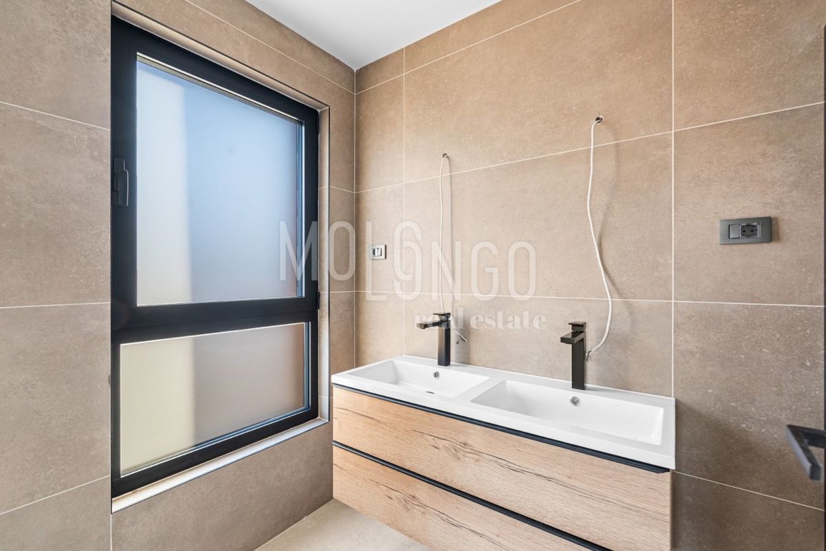 ISTRA, POREČ - Novogradnja, 2s+db, velika terasa, 2 km od Poreča