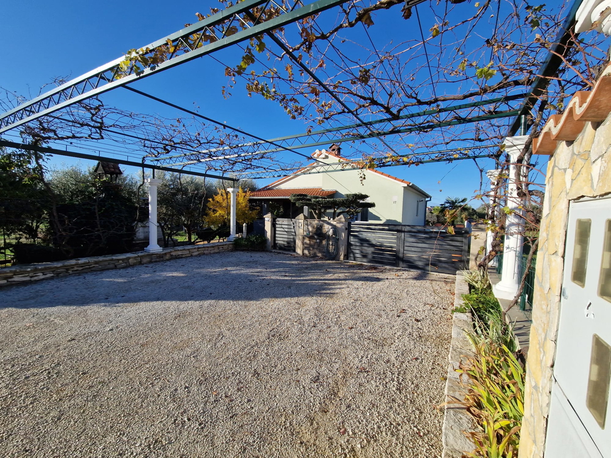 Casa con piscina Pola, Veli vrh