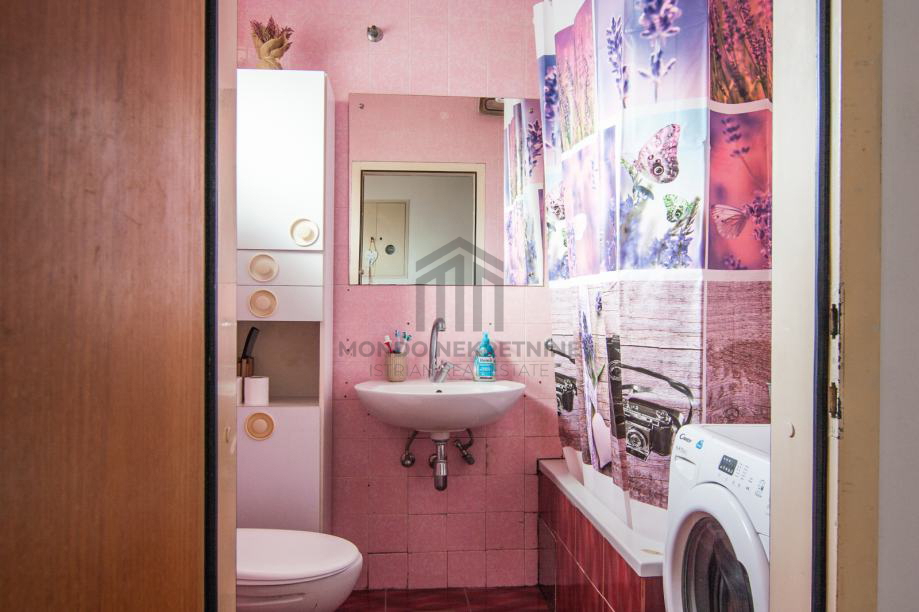 Istria, Pola, grazioso appartamento arredato a Veruda Porat a 200 metri dal mare