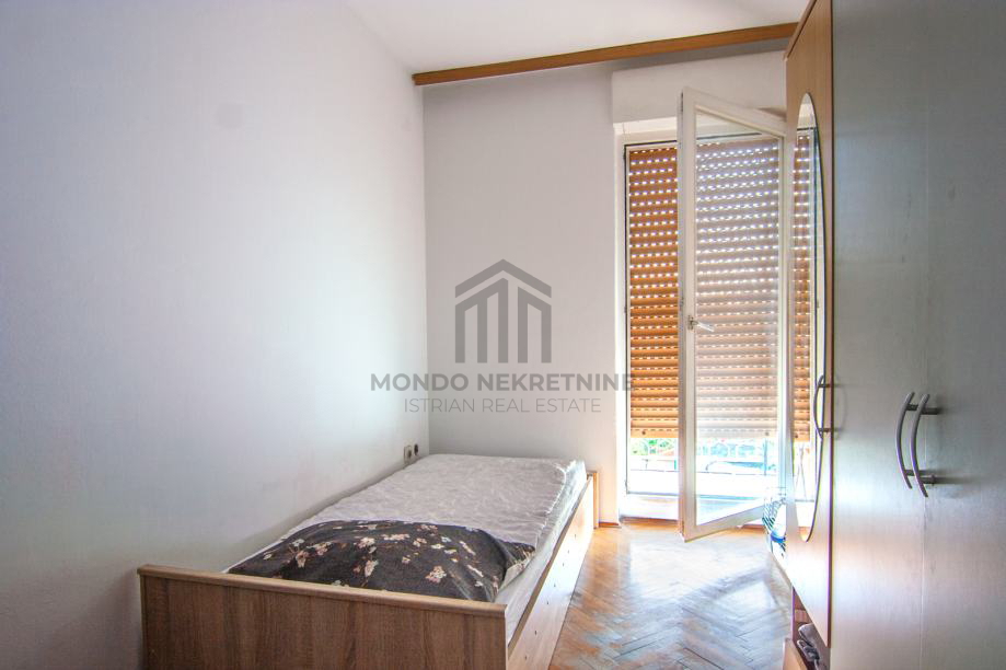 Istria, Pola, grazioso appartamento arredato a Veruda Porat a 200 metri dal mare