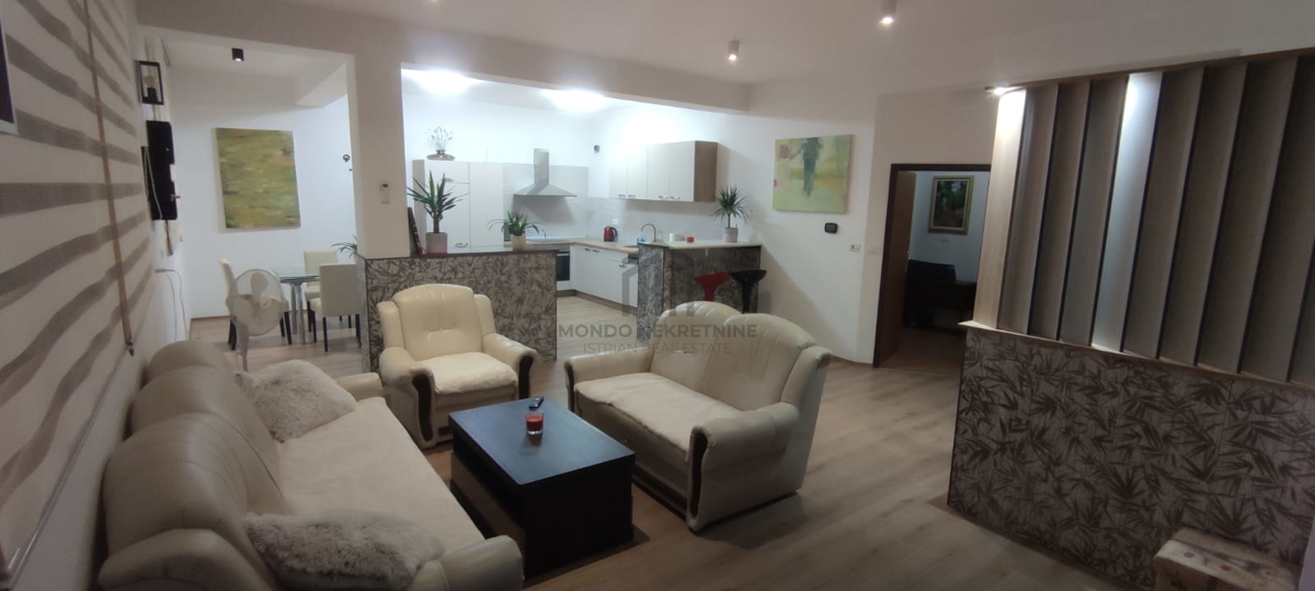 Istria, Pola, appartamento con 2 camere da letto, piano terra 100 m2;