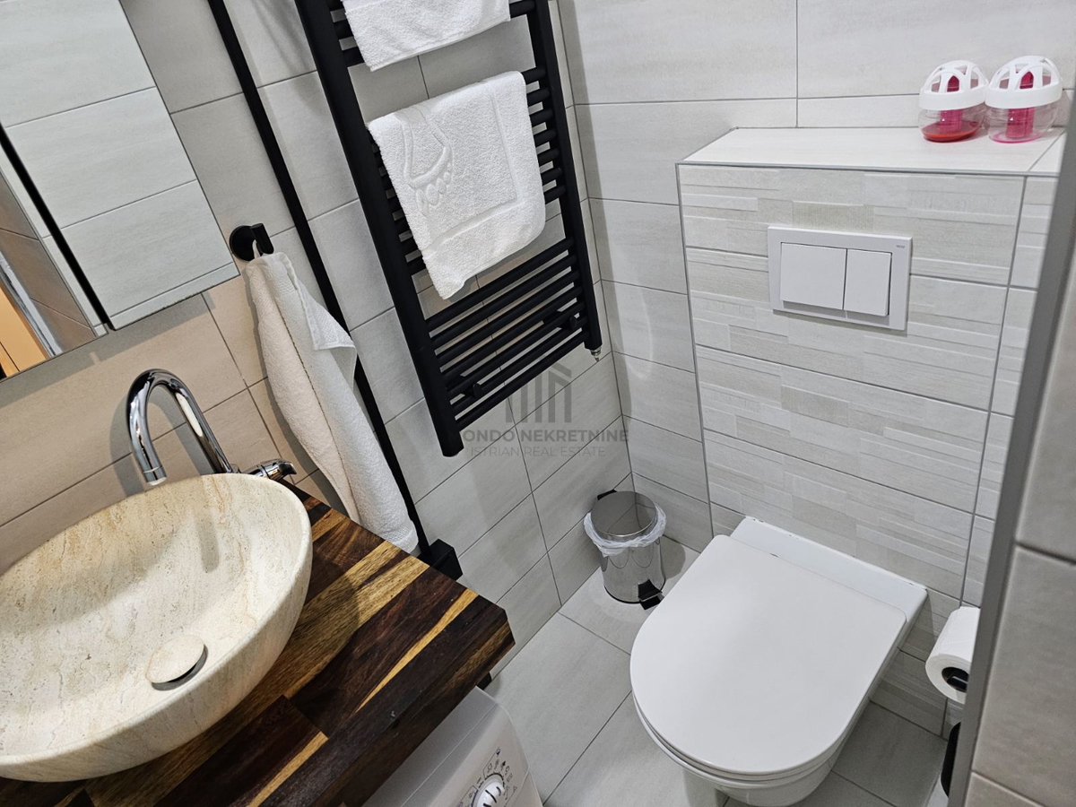 Istria, Pola, centro città, bellissimo appartamento particolarmente ben arredato