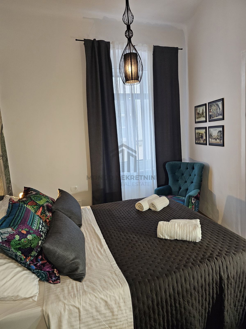 Istria, Pola, centro città, bellissimo appartamento particolarmente ben arredato