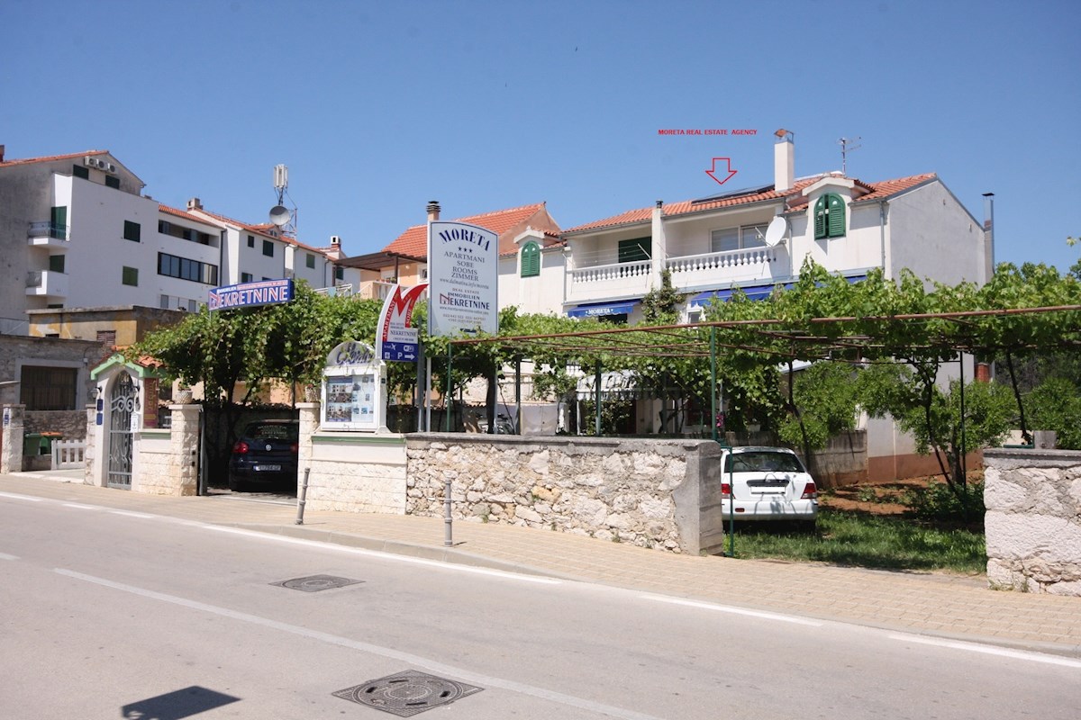 Betina, terreno agricolo vicino al mare