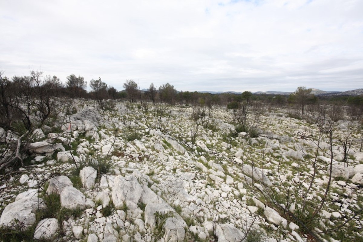 Vodice, terreno agricolo con possibilità di costruzione