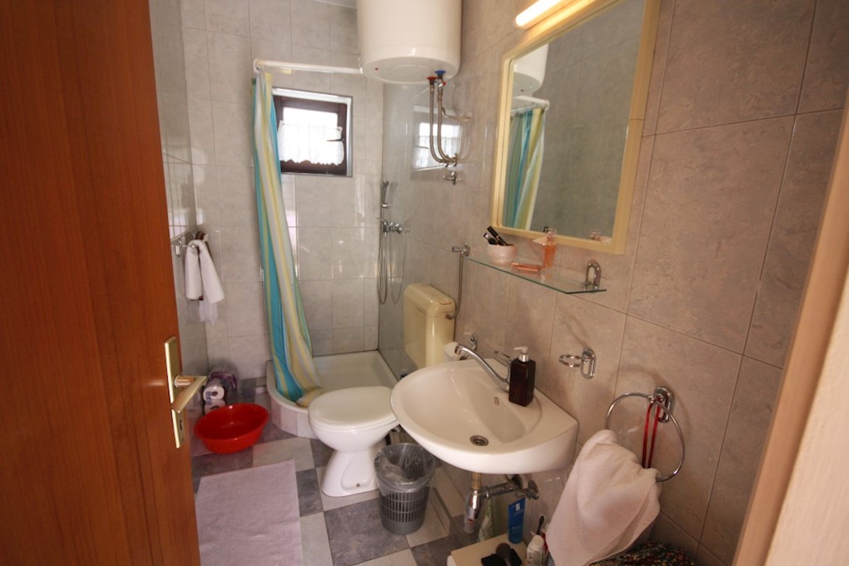 Vodice, casa a schiera nel centro della città