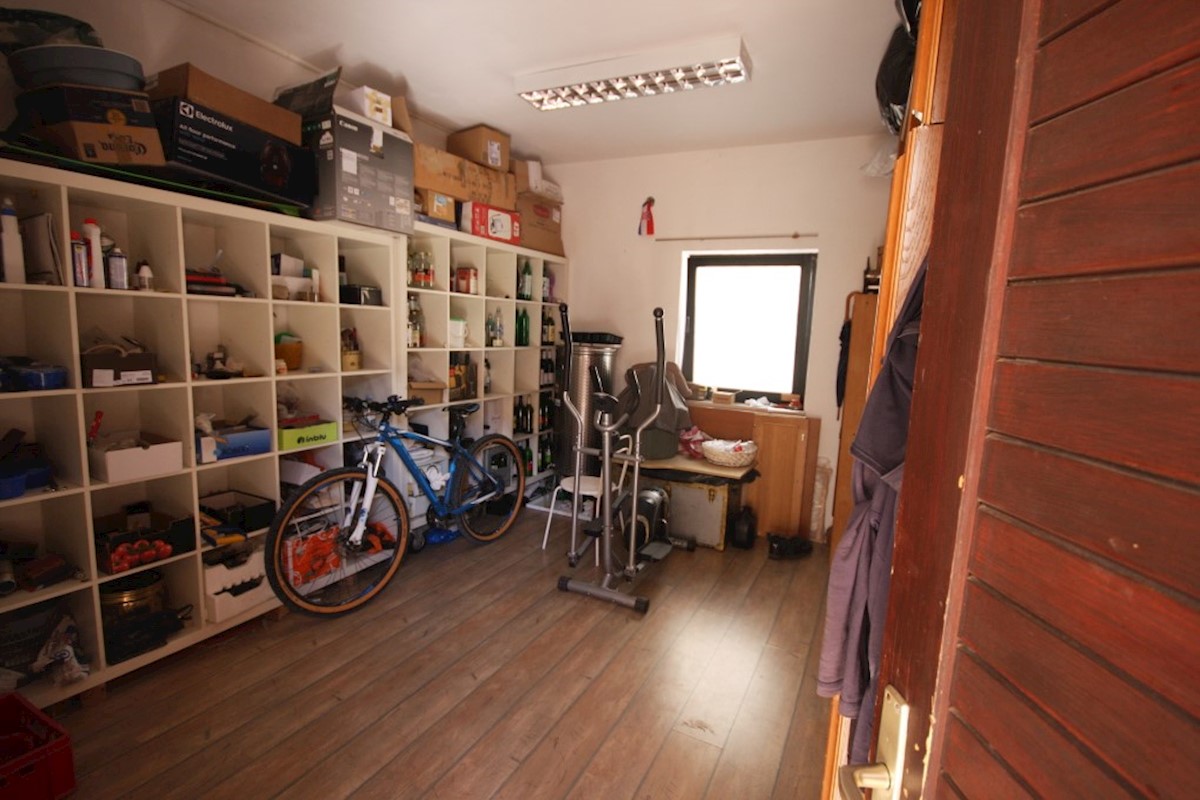 Vodice, casa a schiera nel centro della città