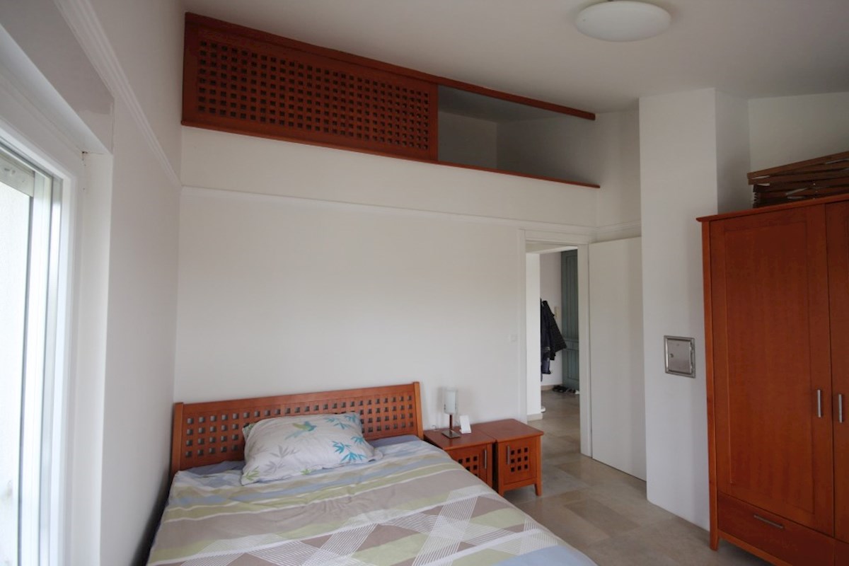Tribunj, appartamento con una camera da letto e galleria