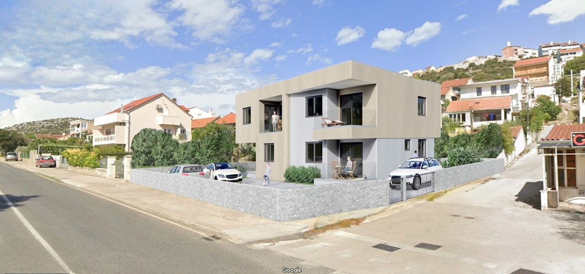 Sebenico, casa con terreno vicino alla spiaggia