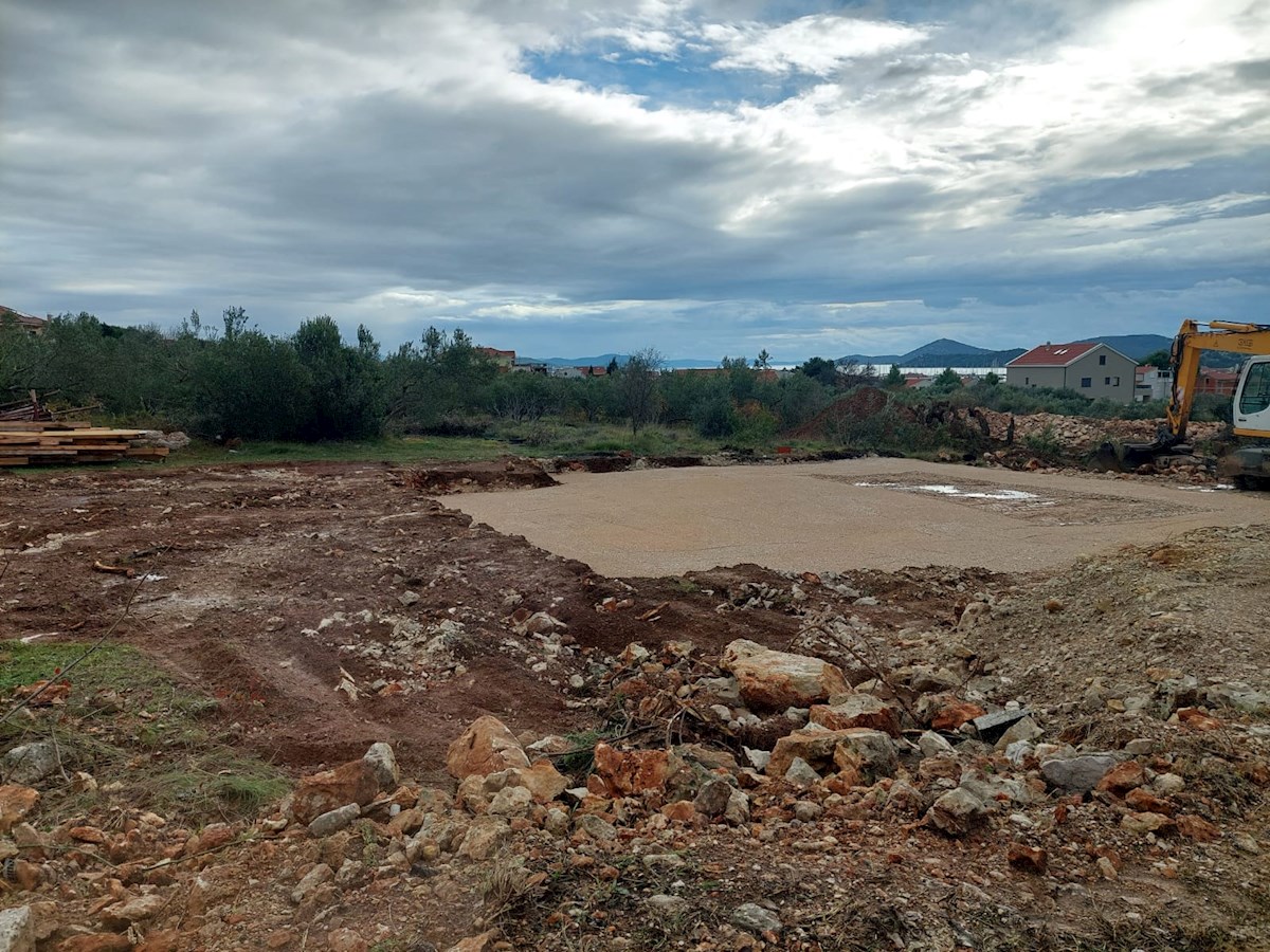 Tribunj, nuova costruzione vicino al centro e alla spiaggia