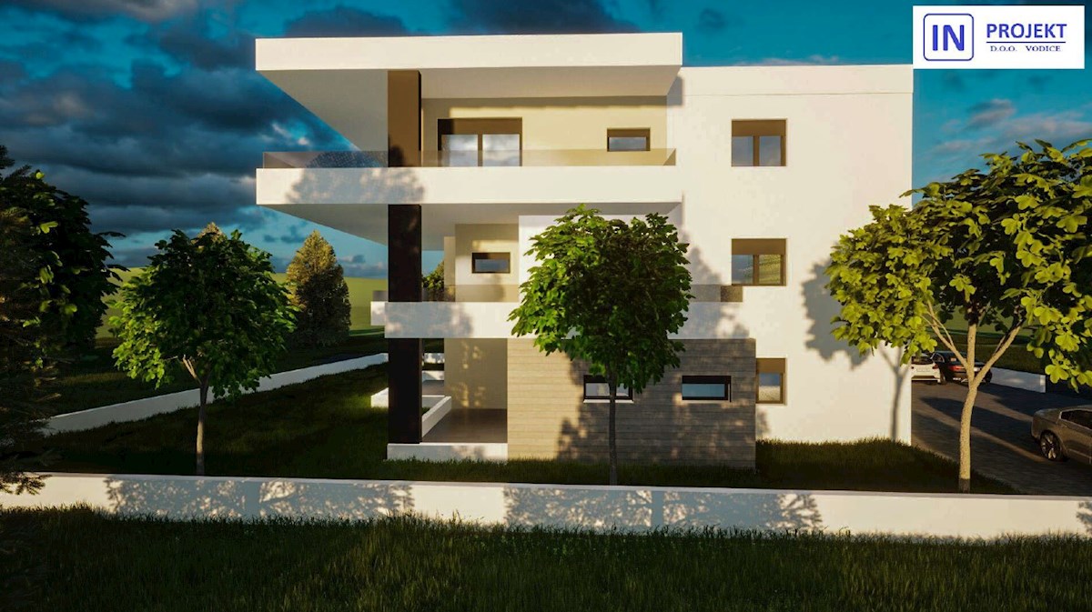 Tribunj, appartamento trilocale al primo piano con annesso giardino