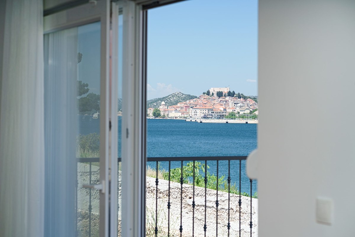 Sebenico, casa bifamiliare con vista mare